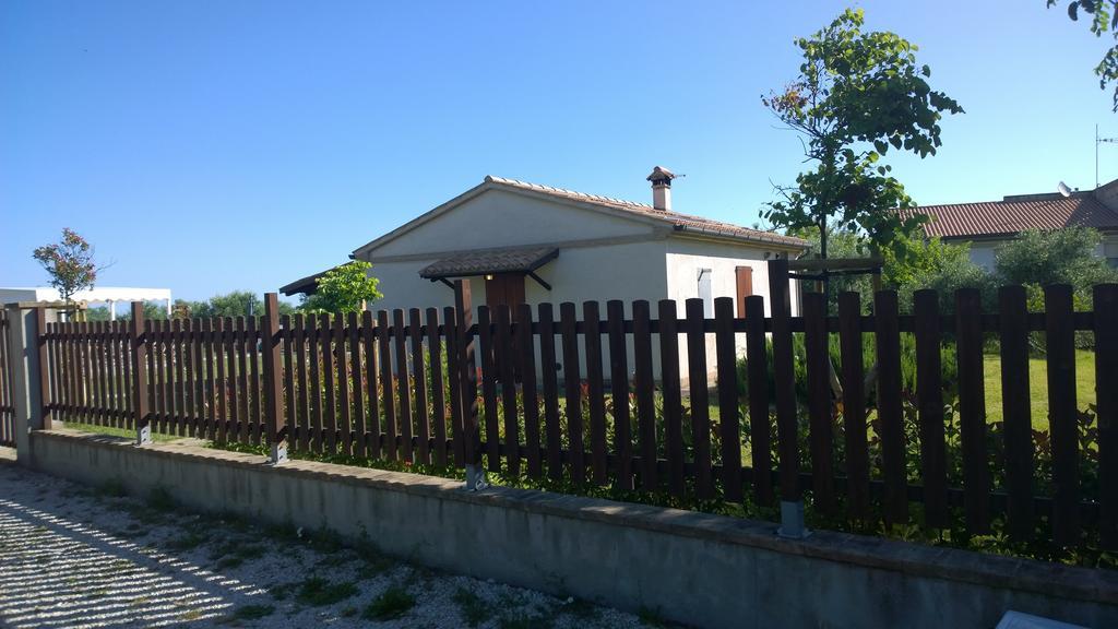 Agriturismo La Casa della Lavanda - Il Rustico Marina di Montemarciano Esterno foto